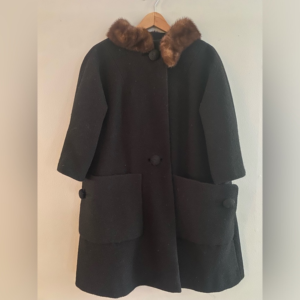 Vintage 1950s Black Elegant Wool Coat with Fur Collar M-L